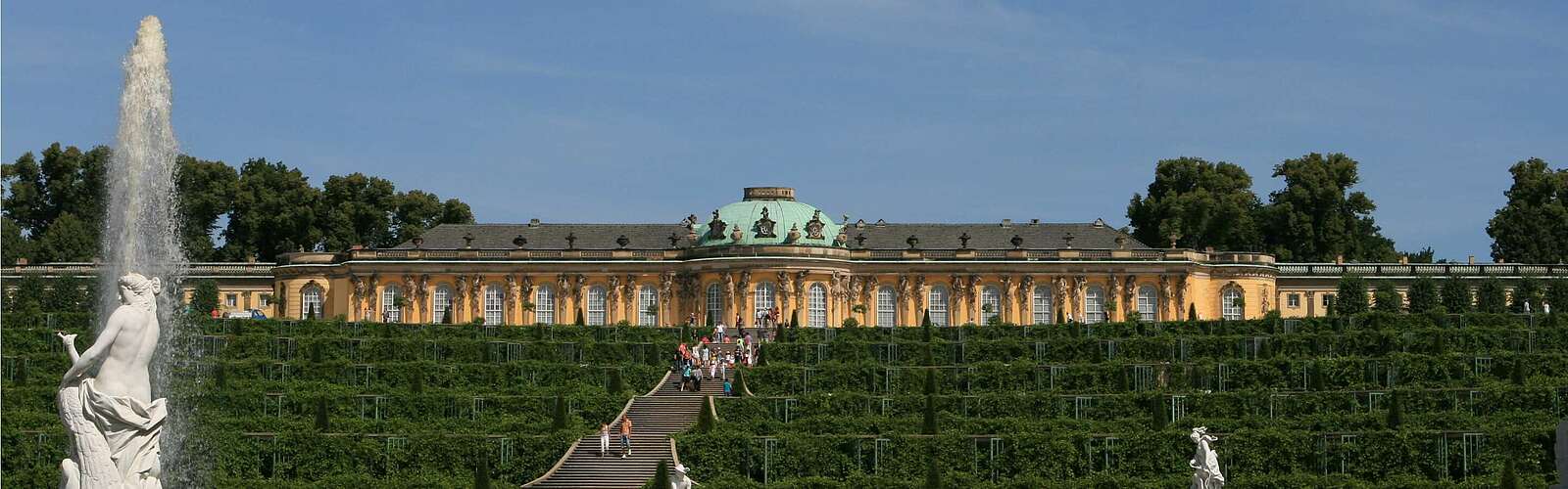 Schloss Sanssouci mit Weinbergterrassen,
        
    

        Picture: TMB-Fotoarchiv/SPSG/Steffen Lehmann