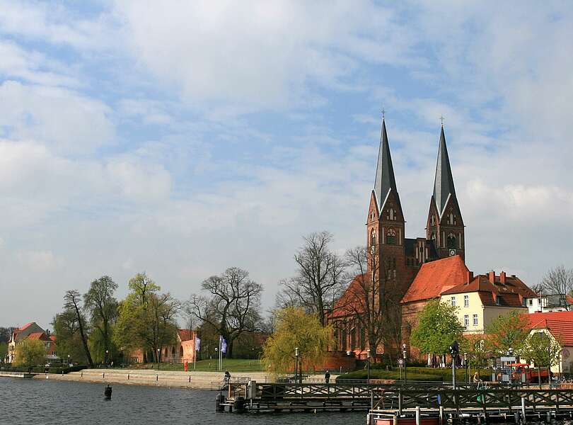 Uferpromenade der Altstadt Neuruppins