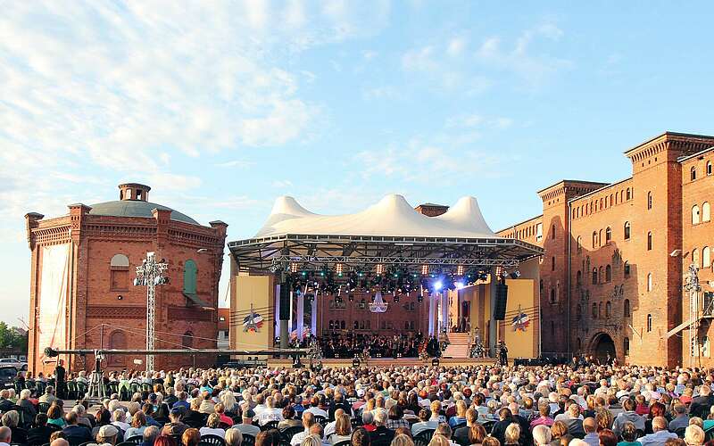 



        
            Elblandfestspiele Wittenberge,
        
    

        
        
            Picture: Ralf Podiebrad
        
    