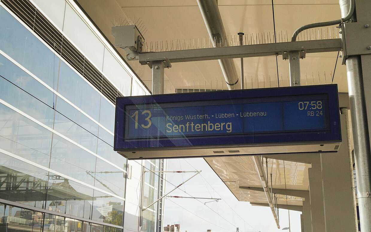 Los geht es am Bahnhof Ostkreuz.