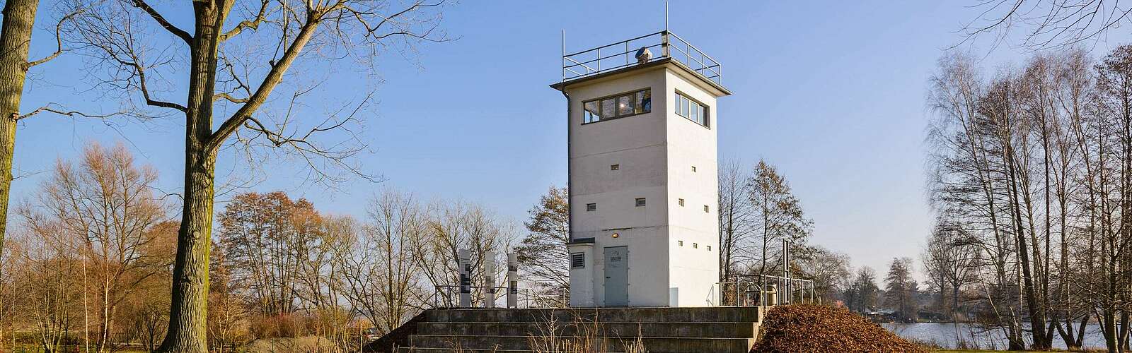 Border tower in Nieder Neuendorf,
        
    

        Foto: Stadtarchiv Henningsdorf/Frank Liebke