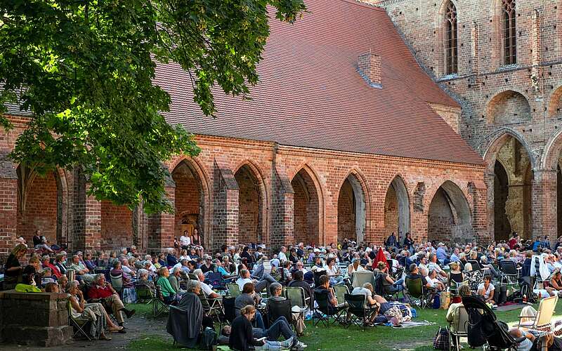 



        
            Choriner Musiksommer,
        
    

        
        
            Picture: Kerstin Schlopsnies
        
    