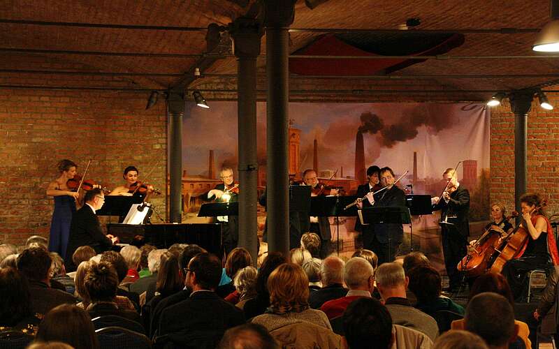 



        
            Konzert auf dem Landgut Stober,
        
    

        Picture: Havelländische Musikfestspiele gGmbH/Timo Fox
    