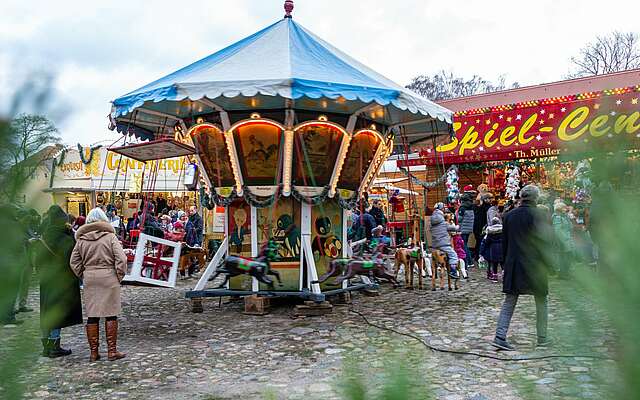 Karussell auf dem Neuzeller Weihnachtsmarkt