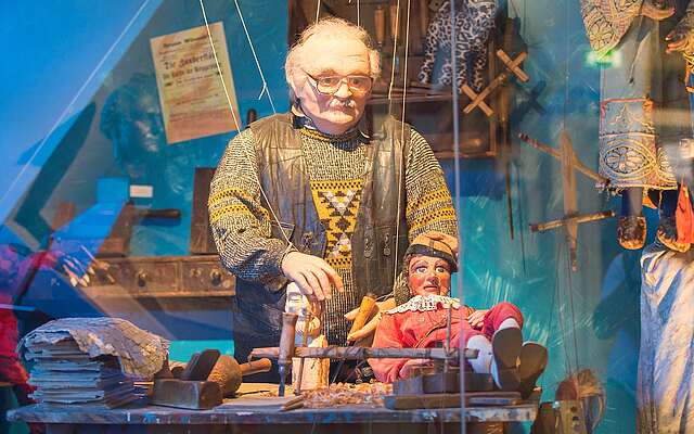 <p>Marionettentheater Kaspers Welten</p>
