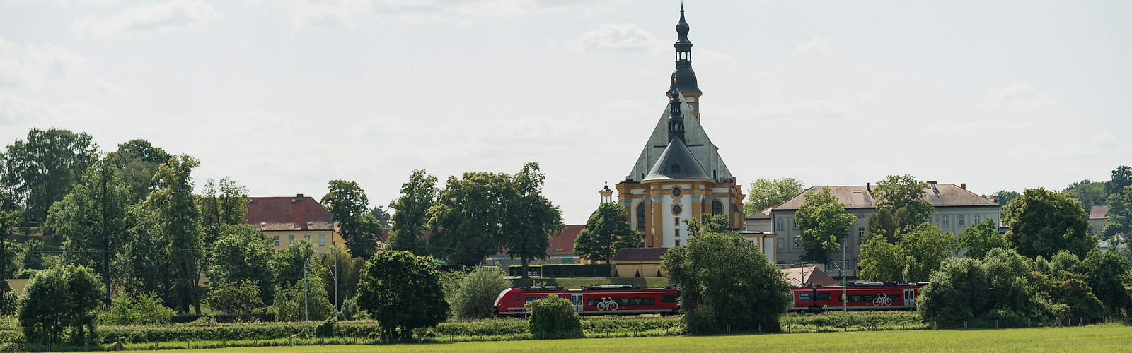 Regionalzug bei Neuzelle,
            
        
                Picture: TMB Tourismus-Marketing Brandenburg GmbH/Steffen Lehmann
