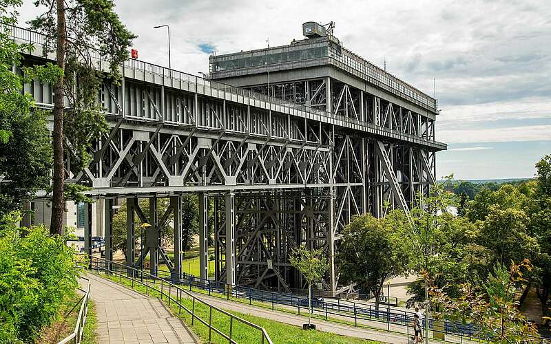 



    
        
                Schiffshebewerk Niederfinow,
            
        
                Picture: TMB Tourismus-Marketing Brandenburg GmbH/Steffen Lehmann
            
    

