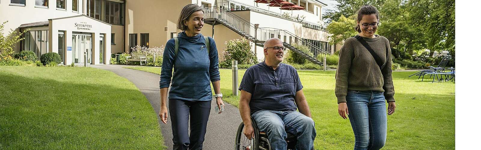 Seehotel Rheinsberg Rollifiets,
            
        
                Picture: Tourismusverband Ruppiner Seenland e.V./Julia Nimke