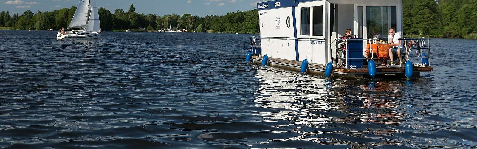 Barrierefreier Hausbooturlaub,
            
        
                Picture: TMB Tourismus-Marketing Brandenburg GmbH/Yorck Maecke