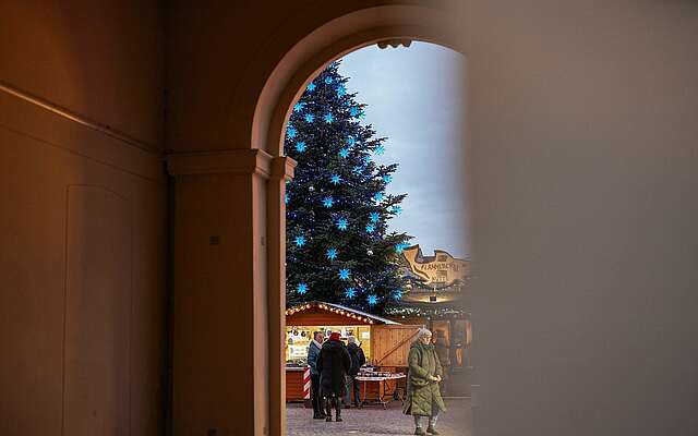 Weihnachtsmarkt Blauer Lichterglanz in Potsdam neu