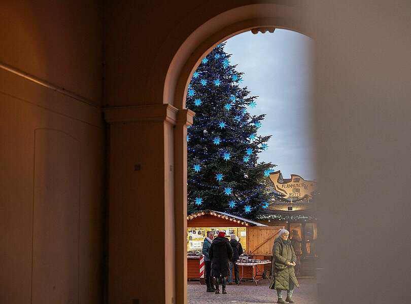Weihnachtsmarkt Blauer Lichterglanz in Potsdam neu