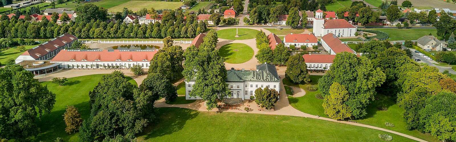 Schloss Neuhardenberg,
            
        
                Picture: Stiftung Schloss Neuhardenberg/Fotokraftwerk