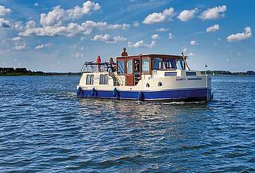 House boat & raft