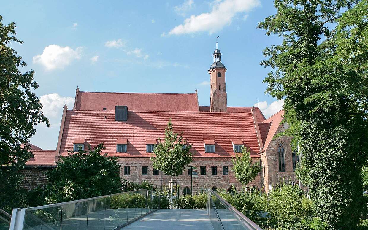 Außenansicht des Pauliklosters