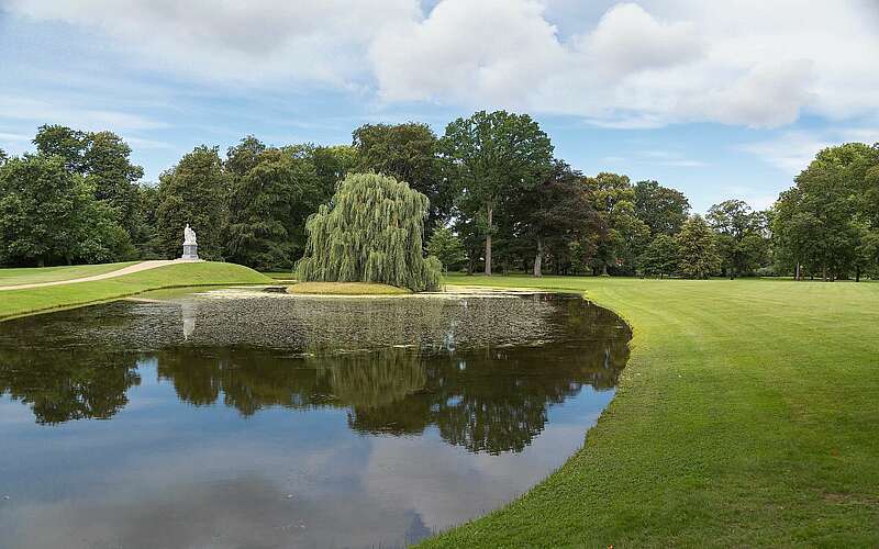 



    
        
                Park Schloss Neuhardenberg,
            
        
                Picture: TMB Tourismus-Marketing Brandenburg GmbH/Steffen Lehmann
            
    
