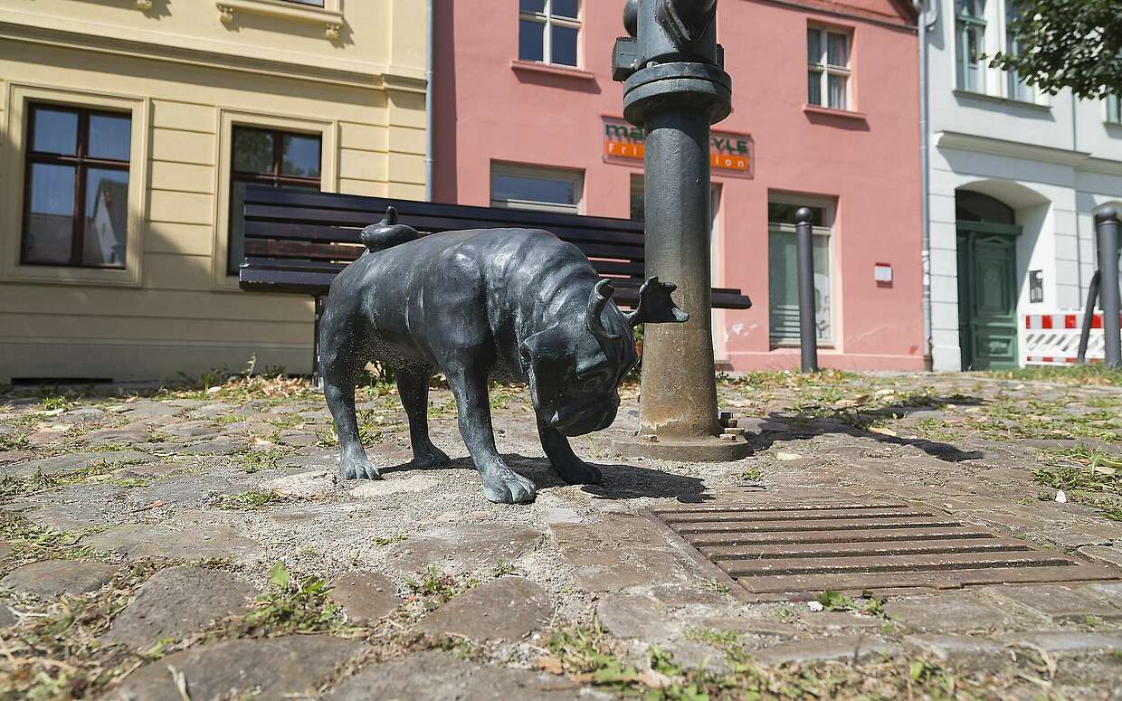 Waldmops-Figur in Brandenburg/Havel