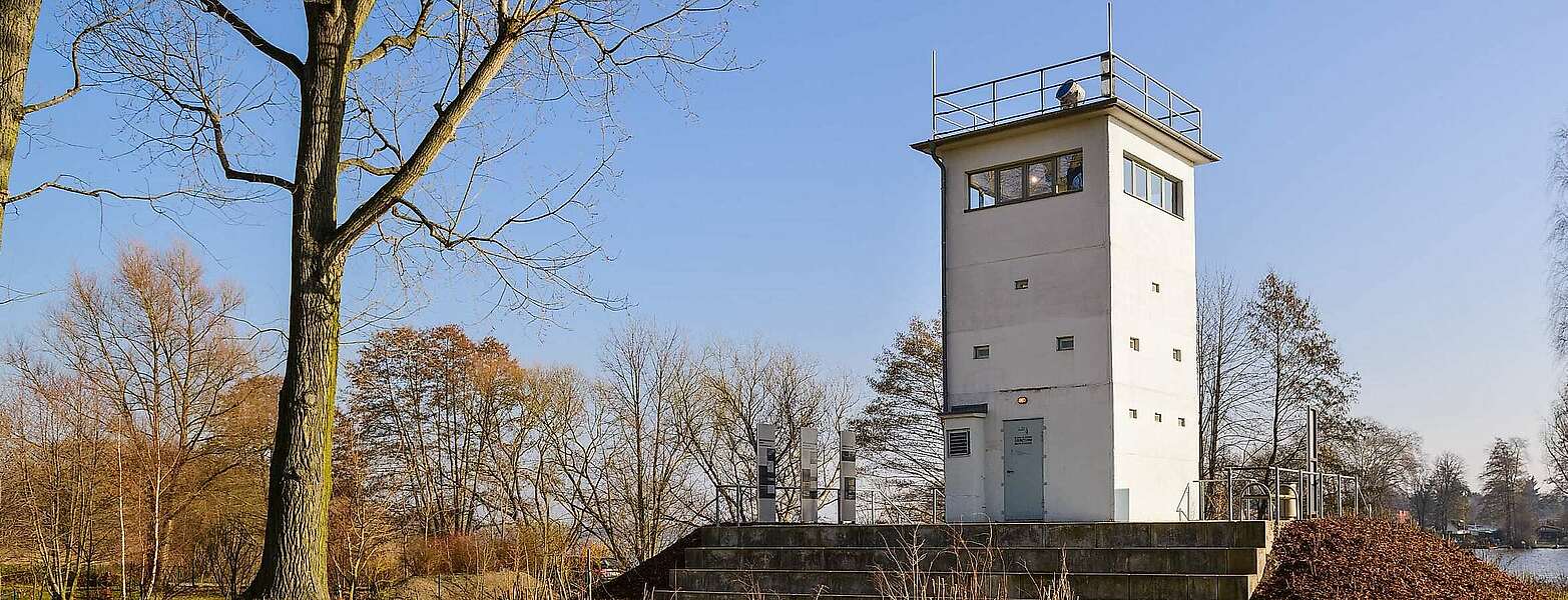 Border tower in Nieder Neuendorf,
            
        
                Picture: Stadtarchiv Hennigsdorf/Frank Liebke