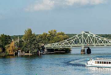 Boat cruises